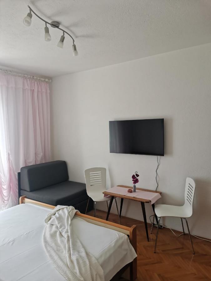 Apartments Zara Міміце Екстер'єр фото